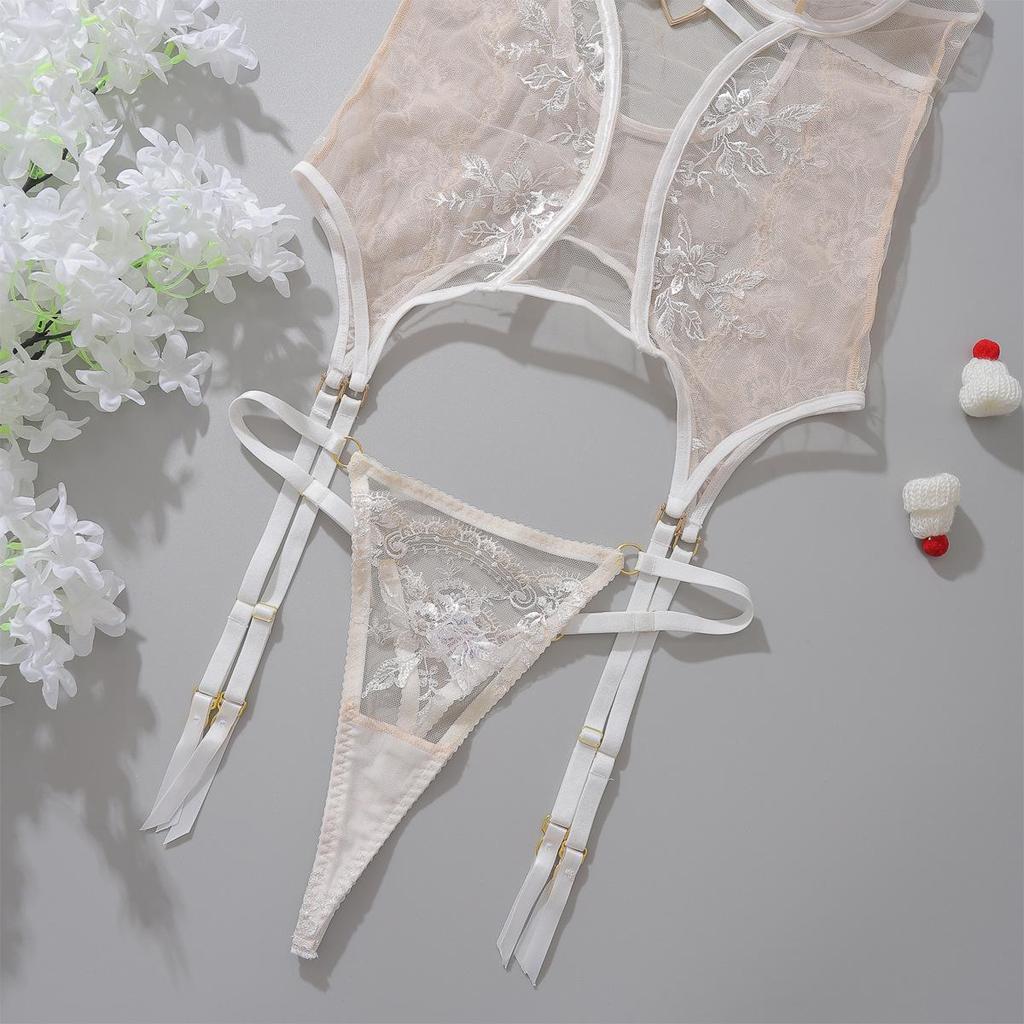 Women's Sexy Solid Color Lingerie Set Floral Embroidered Spliced Mesh Outfit Heart Decorated Body Shaping Intimate Set
