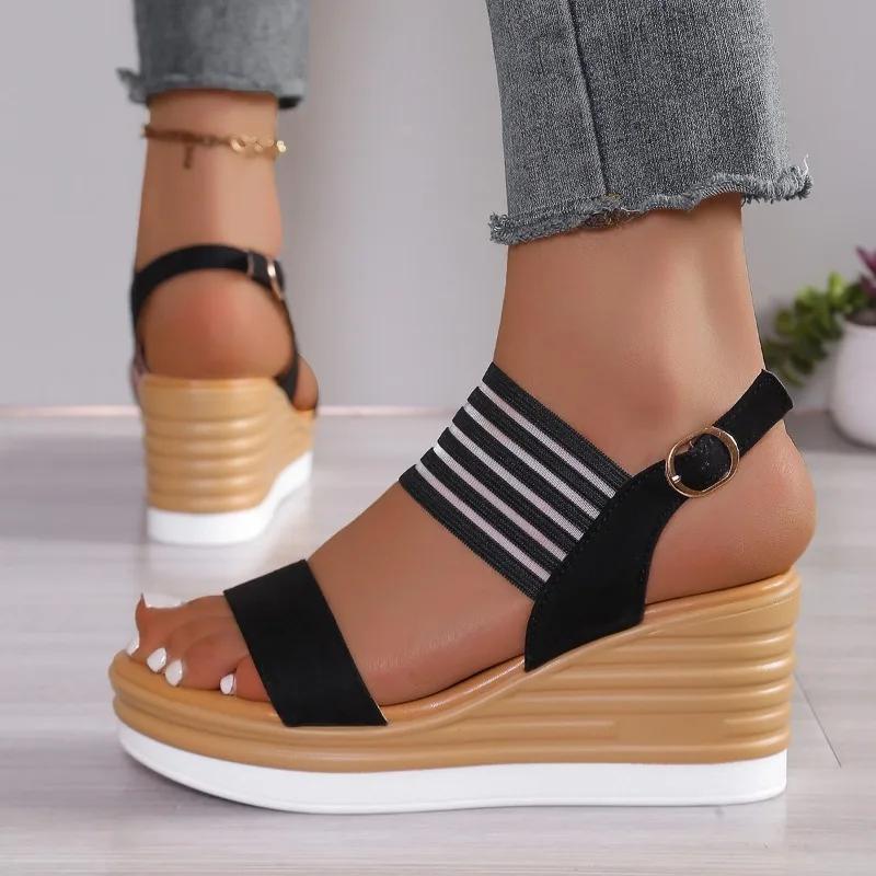 Summer Lightweight Platform Sandals Plus Size Color Blocking Sole Durable Casual Commuter Shoes for Women Export Quality