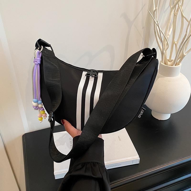 Summer Waterproof Nylon Cloth Bag Women's New Casual Messenger Dumpling Bag Versatile Ins Popular Shoulder Bag