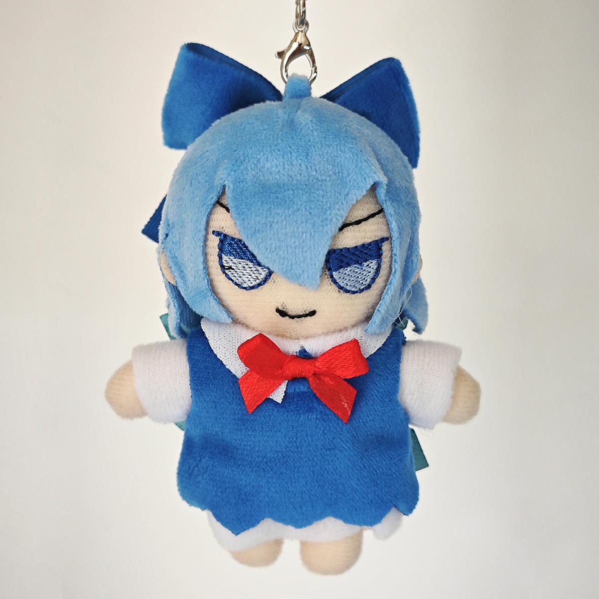 

Милый плюшевый кулон-брелок из серии Touhou FUMO Cirno, мягкая игрушка - высота 20 см 20cm