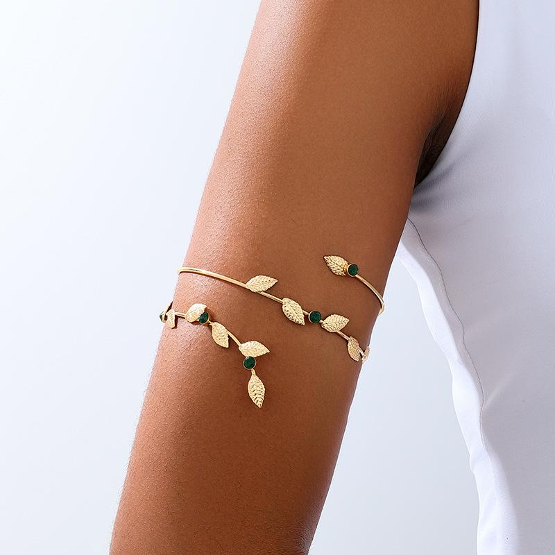 

Boho Gold Color Leaf Upper Arm Cuff Bracelet for Women Vintage Crystal Green Zircon Adjustable Armlet Bangle Festival Zircon