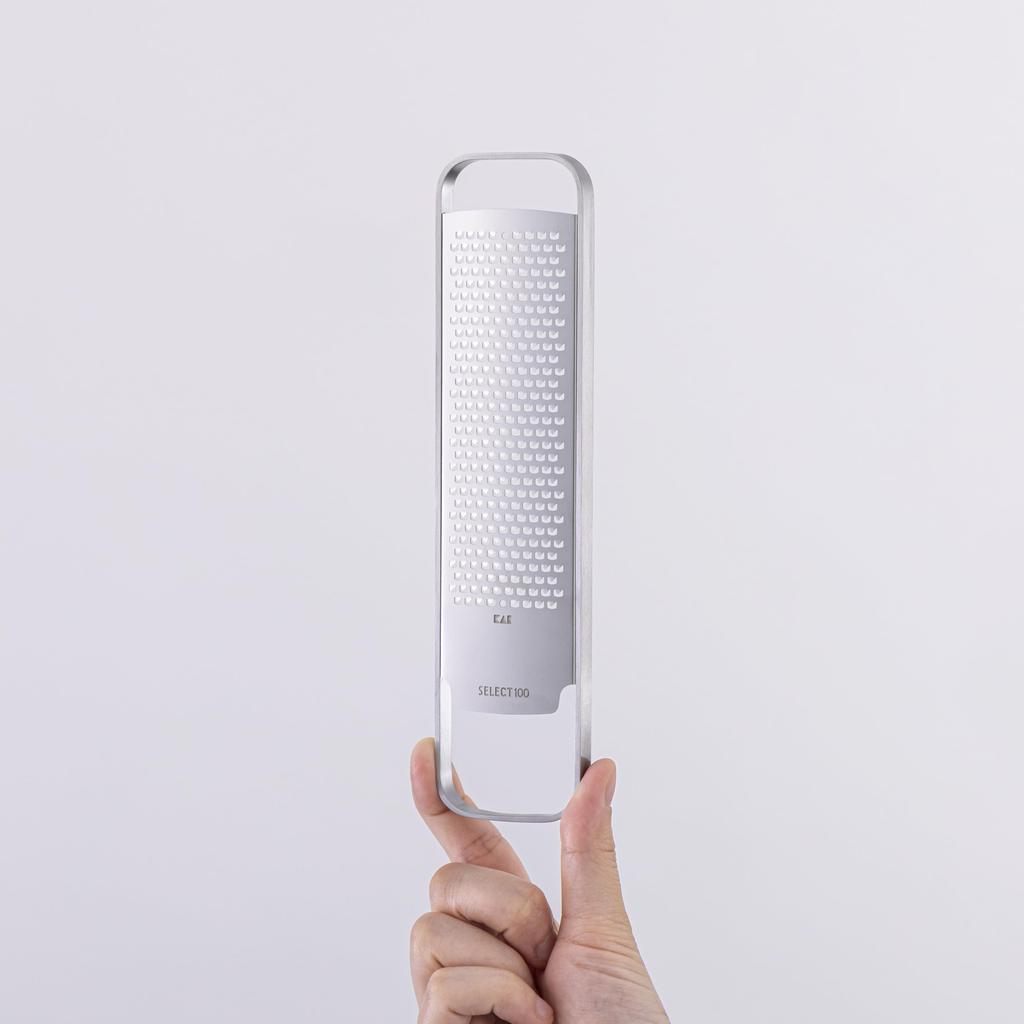 Kai SELECT100 Cheese Grater with Garlic Grater, Spatula, and Cover (DH3149)