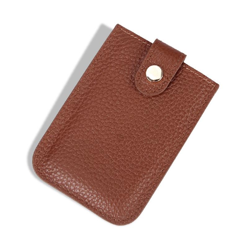 

Тонкий держатель для карт из натуральной кожи с RFID-защитой от кражи и застежкой-пряжкой коричневый
