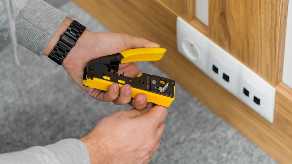Rebel RJ45/RJ12 Pass-through Plug Crimper