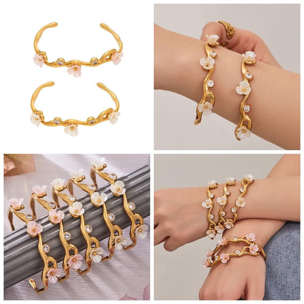 18K Gold-Plated Stainless Steel Zirconia Flower C-Shaped Open Bangle
