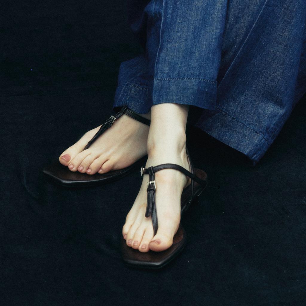 Komorebi Museum Km231 Handmade Buckle Strap Flip-Flop Sandals | 5 Types (Type B)