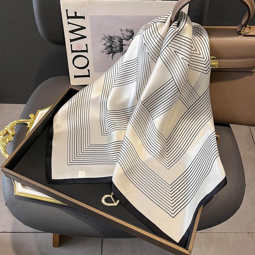 Luxury Women Mulberry Silk Scarf Fashion Pattern Design Square Scarves Bandanna Wraps Decoration Hairband