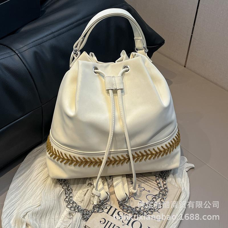 Bucket bag women's 2025 new spring and summer niche design chain backpack women's high-end fashion messenger backpack