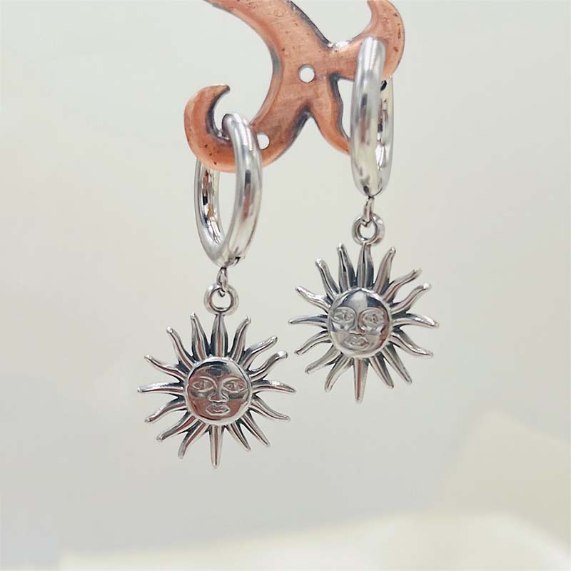 Classic Stainless Steel Round Sun Hoop Earrings for Women Fashion Circle Geometric Piercing Earrings Jewelry Party Accessories