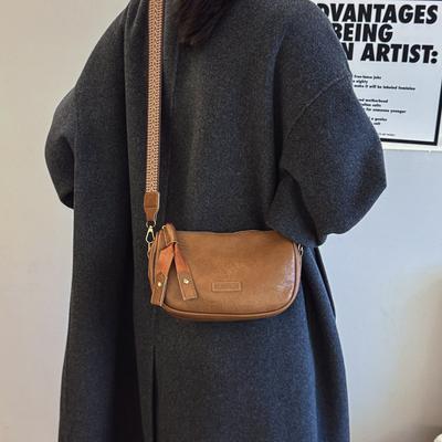 This Year's Popular Bag Women's 2025 New Fashionable Retro Pillow Bag Niche Design Simple Casual Messenger Bag