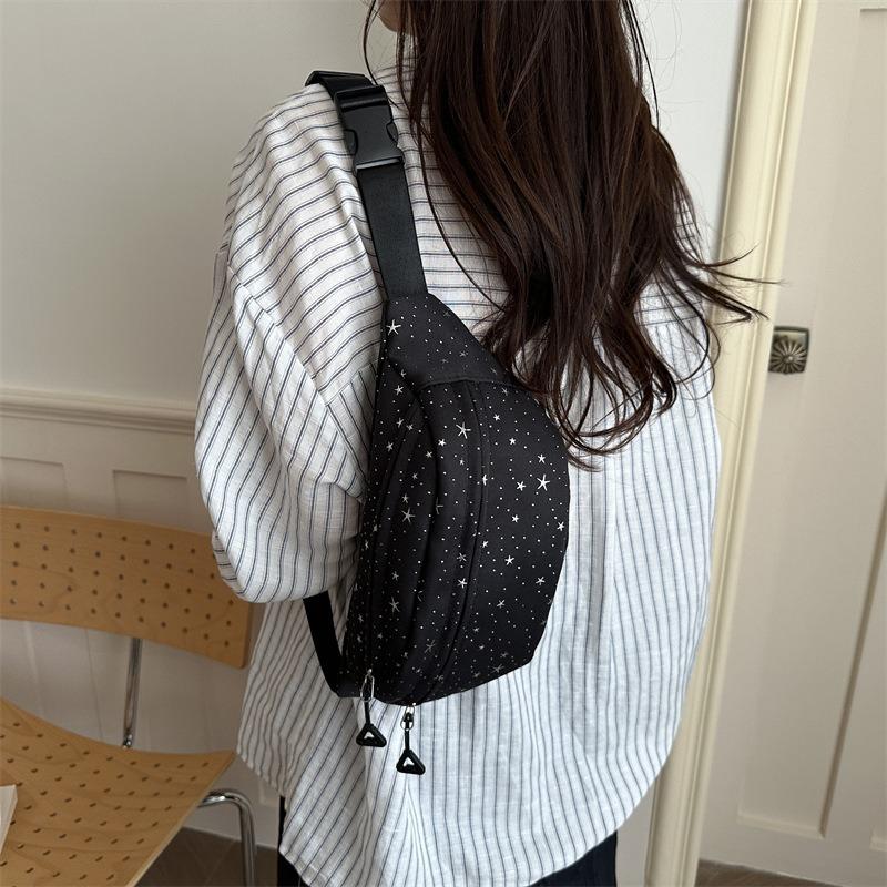 New Gypsy fanny pack, girl going out casual backpack, fashionable shoulder messenger bag, light breast bag, small bag.