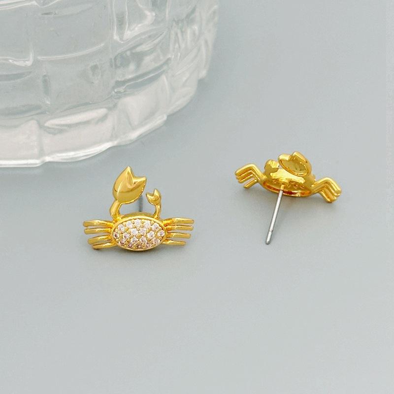 Design Fashionable Earrings Ocean Wind Small Crab Temperament Simple Stud Earrings