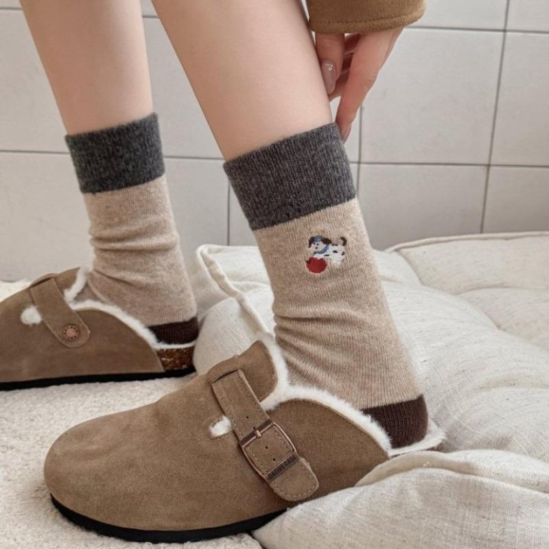 Winter and Autumn Warm Wool Women's Socks with Contrasting Embroidery and Apple Dog Pattern - Simple Mid-calf Length Socks
