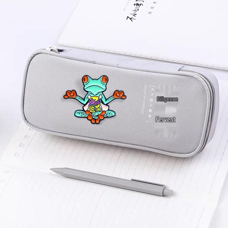 Creative Cartoon Meditating Frog Enamel Pin - Trendy Green Frog Design Badge