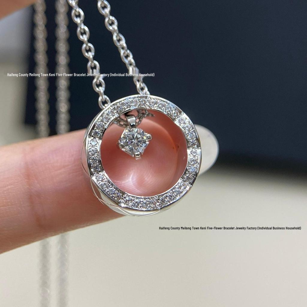 Sada náhrdelníků s přívěsky Měsíc a Fazole z 18k zlata s chokerem s diamantovým vzorem