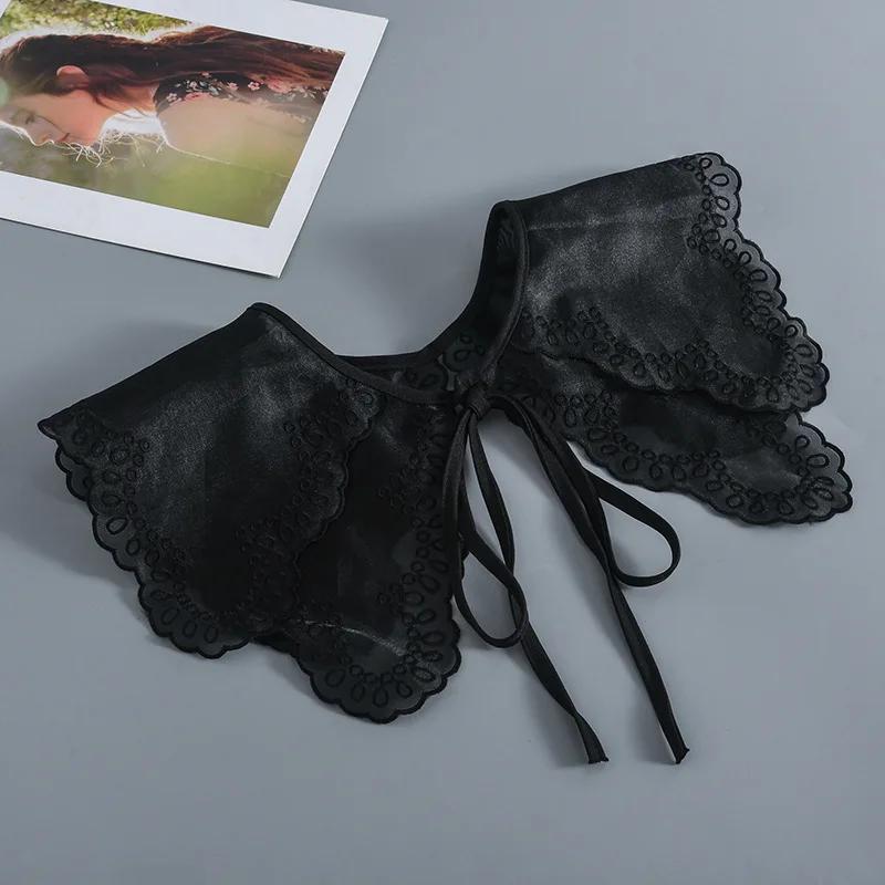 Girls Sweet Fake Collars for Women Hollow Out Floral Embroidered Detachable Collar Polyester False Collar Clothing Accessories