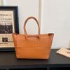 Crocodile Pattern Handbag, Women's Large-capacity Retro Fashion Commuter Tote Bag, High-end Simple and Versatile Shoulder Bag