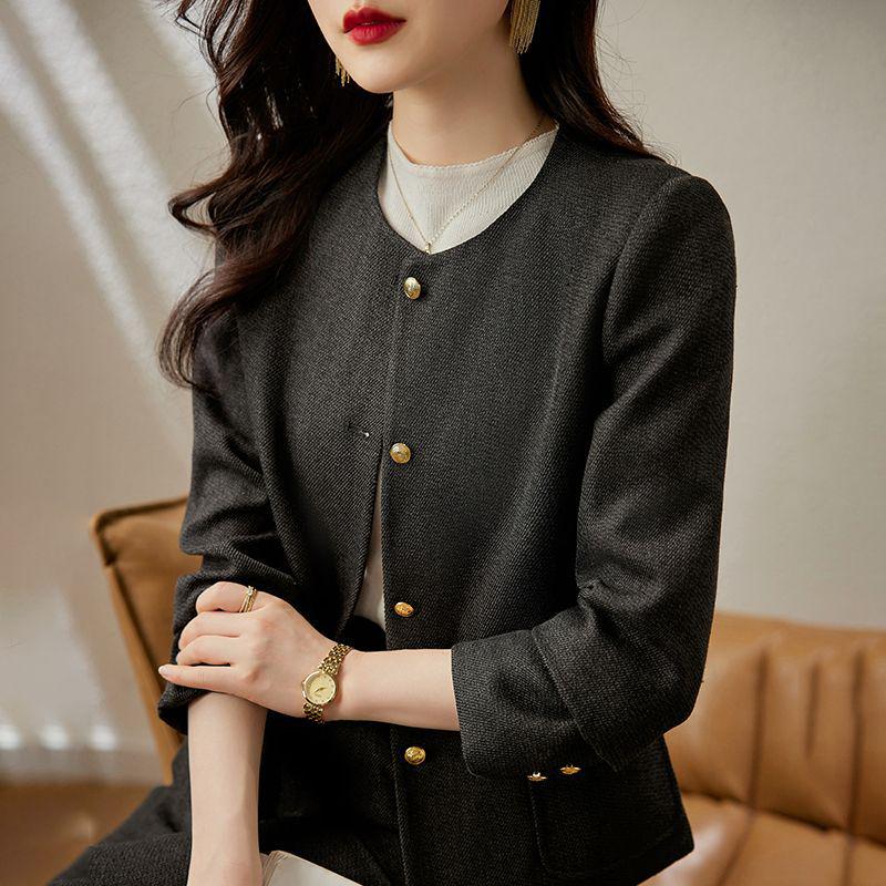 

Женский универсальный костюм-двойка приталенного кроя Весна 2024 - Круглый вырез, Высококлассная офисная мода с ноткой элегантности. 3XL 65-70 kg