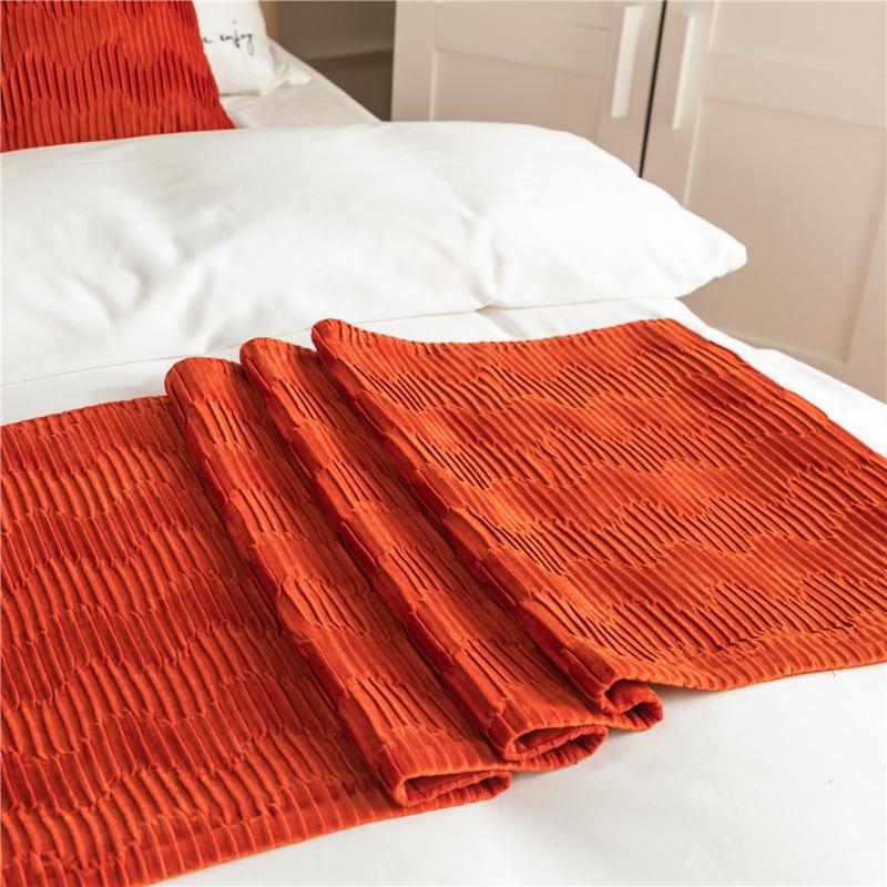 Nordic Simplicity Velvet Wavy Pattern Bed Towel Home Hotel Throw Bed Runner Dining Wedding Party Decor Bed Tail Towel Pillowcase