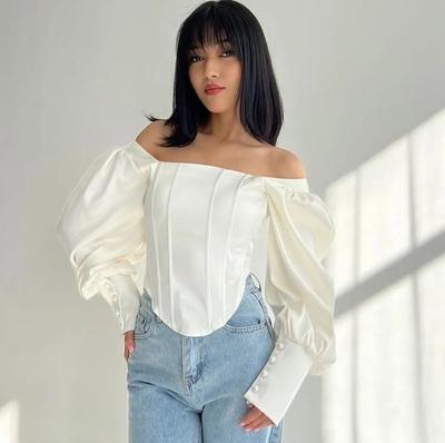 Damen Langarmshirt mit quadratischem Ausschnitt, Trägern und rautenförmigem Fischgrätmuster-Top, das die Taille freilässt