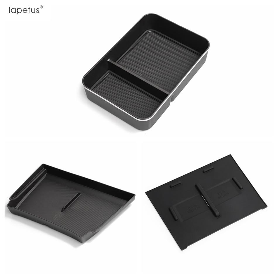 Car Phone Wireless Charging Pad Mat / Center Console Armrest Storage Box Tray Organizer Accessories For BYD Leopard 8 2024 2025
