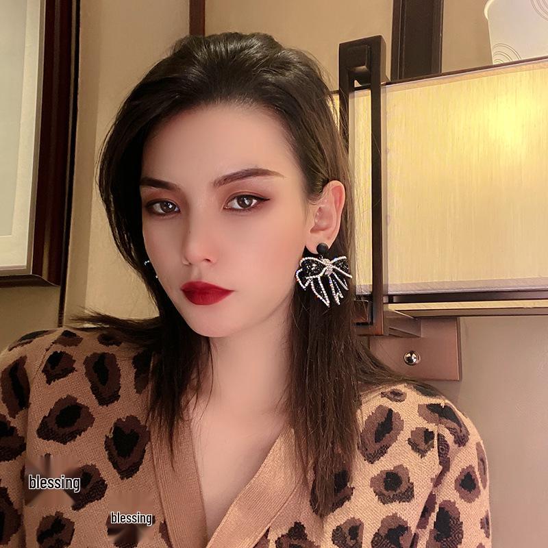Elegant Black Diamond Bow Earrings: Retro & Exquisite Sparkling Jewelry for Women