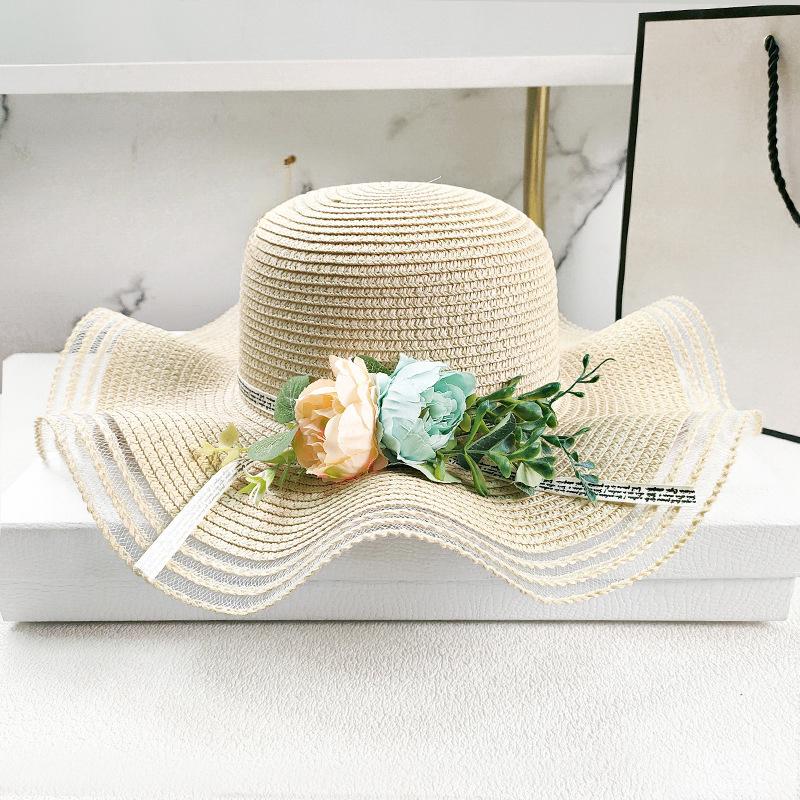 

Модная взрослая шляпа из соломы с имитацией цветов и волнистым плетением, летняя универсальная пляжная шляпа с большими полями для защиты от солнца