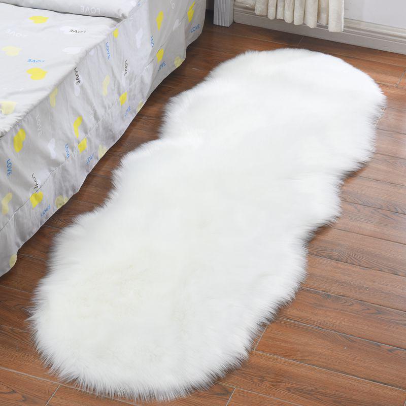 Plush Carpet Mat for Living Room, Bedroom, Sofa, or Bay Window - Imitation Wool, Light Luxury