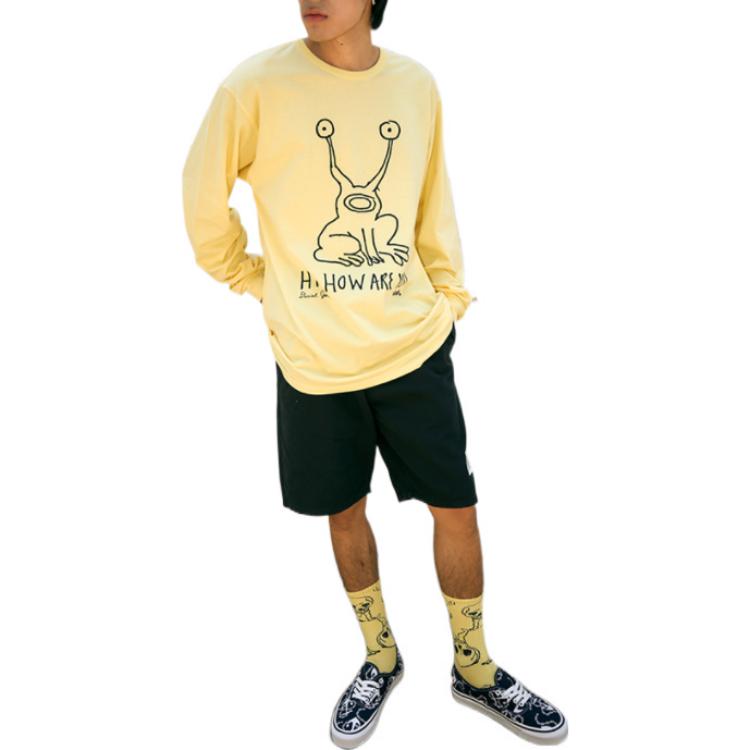 Vans חולצת טי שרט שרוול ארוך צווארון עגול גזרה רפויה הדפס מכתב חייזר מצויר של X Johnston יוניסקס טופים צהוב VN0A7SOM86V1