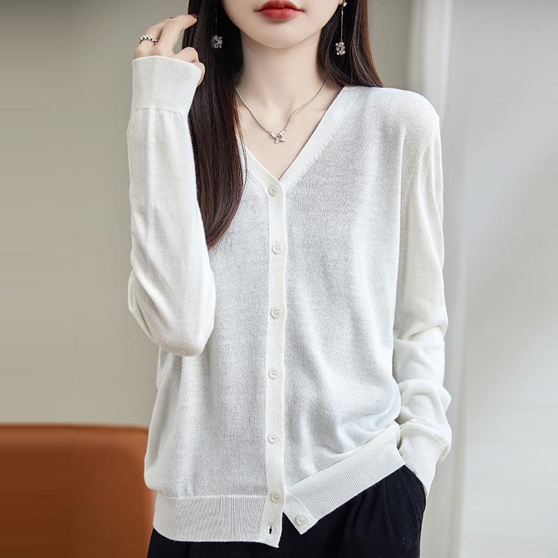 

Women s 2025 V-Neck Knitted Cardigan & Sweater Set, Spring/Autumn Style, Short and Lightweight. L белый