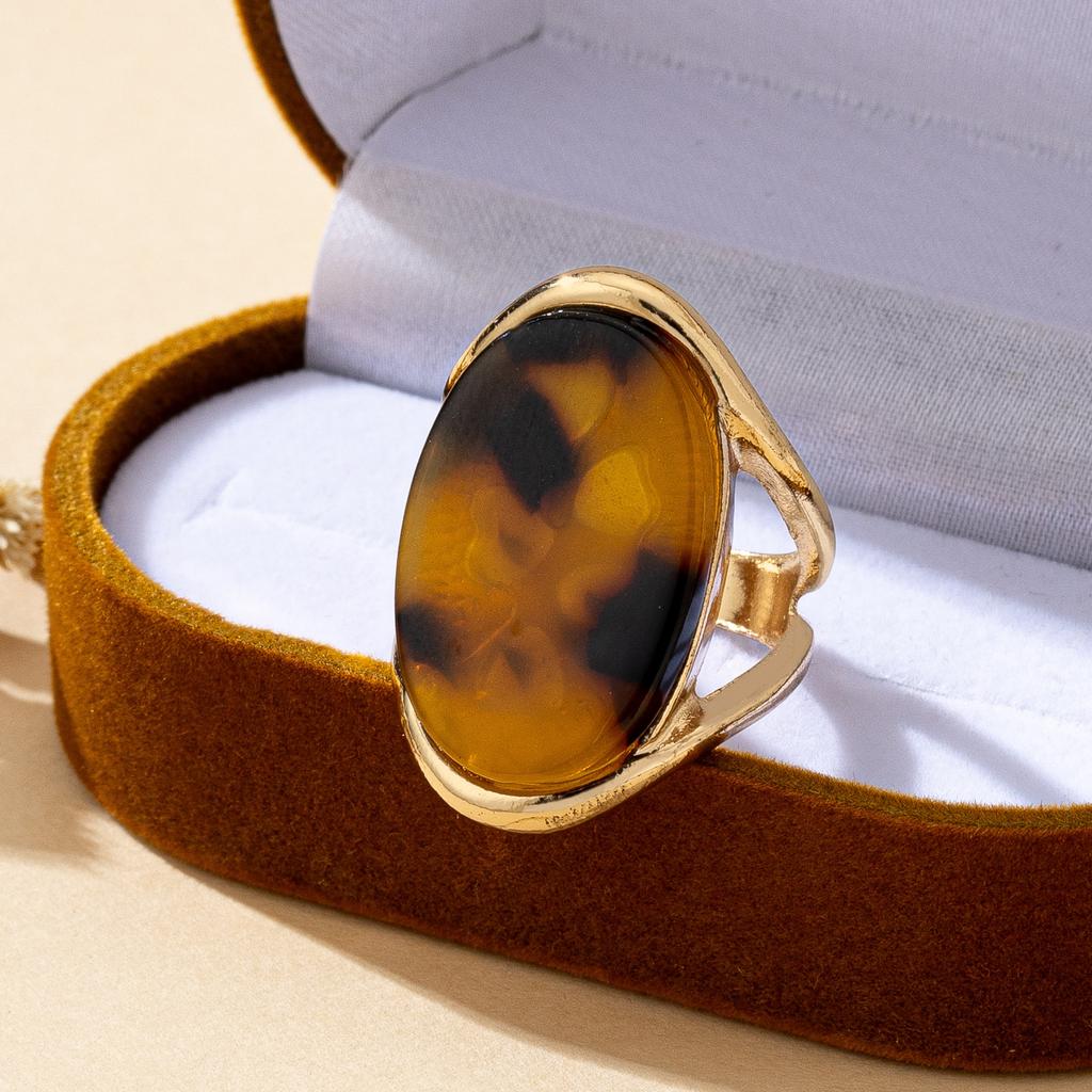 A Women's Ring, Acrylic Leopard Print Retro Fashion Ring, Suitable for Daily Wear and Vacation Wear