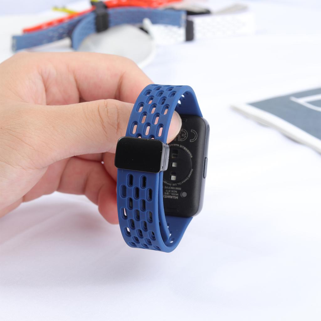 Magnetic Silicone Strapa For Huawei Band 10/9/8 Accessories Sport Wrist Breathable bracelet pulseira correa Huawei Band 10 Strap