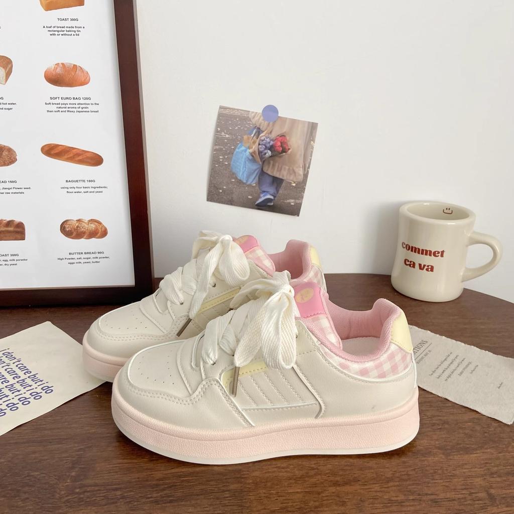 Kleine weiße Schuhe Damen 2025 neue Frühjahrsmode vielseitige Plateau-Freizeitschuhe Studenten-Board-Schuhe Brotschuhe