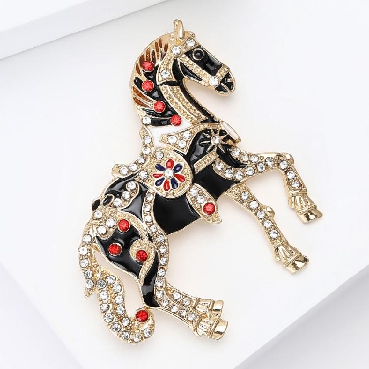 Delicate Cartoon Horse Brooch with Rhinestones Embellishments Enamel Animal Shaped Lapel Pin Accessory
