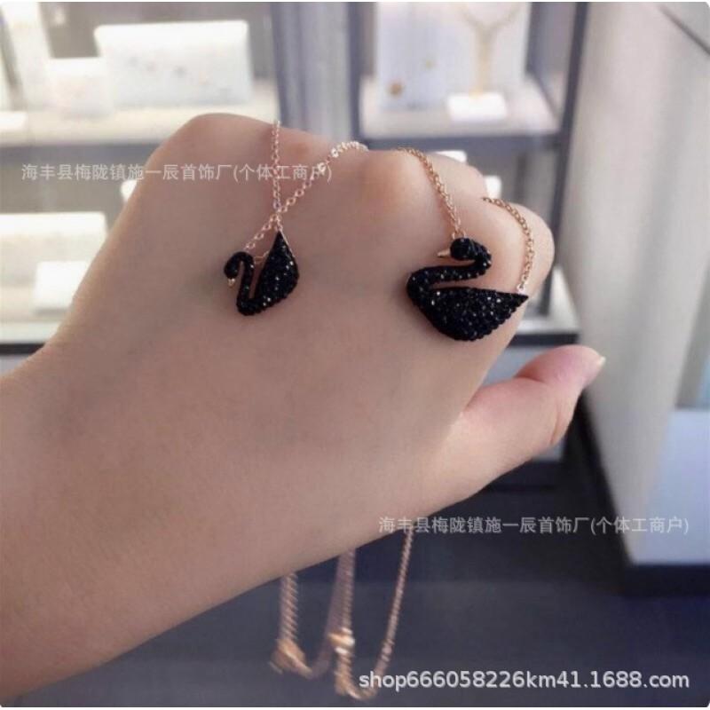 Womens Gradient Blue Swan Necklace Classic Clavicle Chain Fashion Jewelry