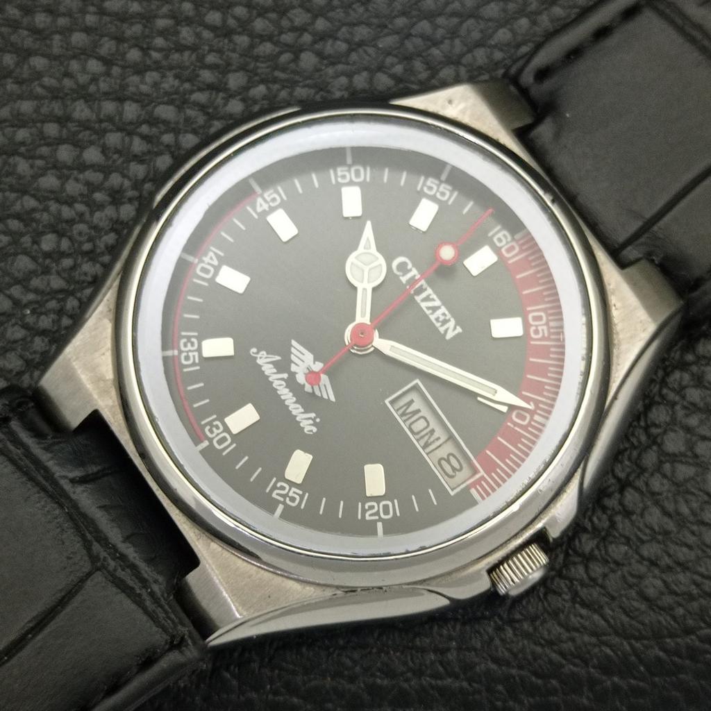 CITIZEN AUTOMATIC 8200 VINTAGE JAPAN MENS BLACK COLOR DIAL WATCH a702144-5 R208-a702144
