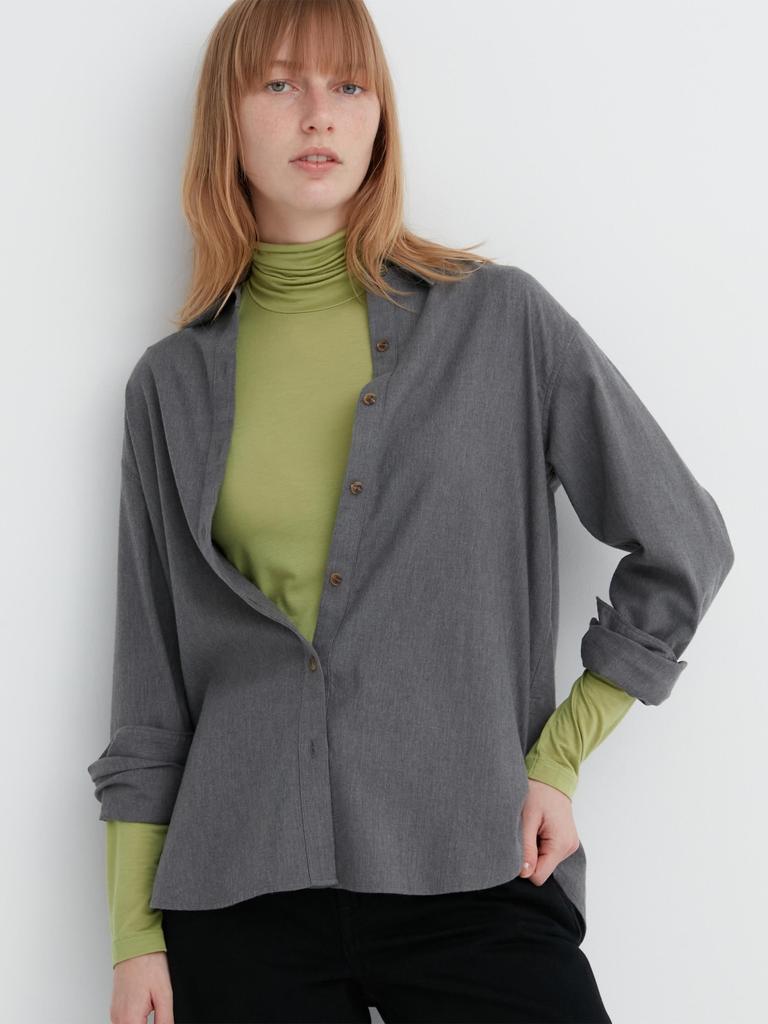 Uniqlo Japan HeaTTech UlTra LighT TurTleneck T  Long Sleeve 