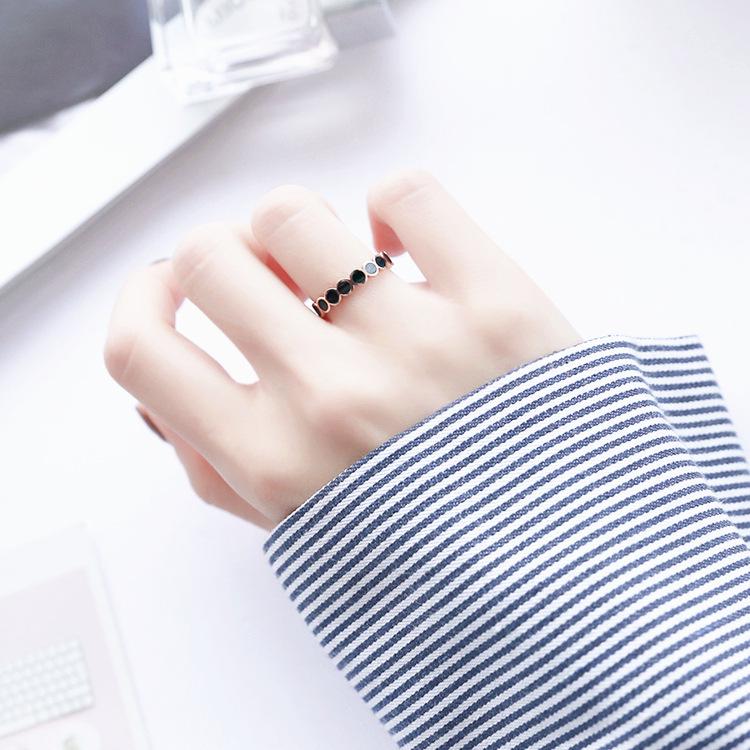 Japanese Minimalist 18k Rose Gold Black Bean Fashion Ring for Women