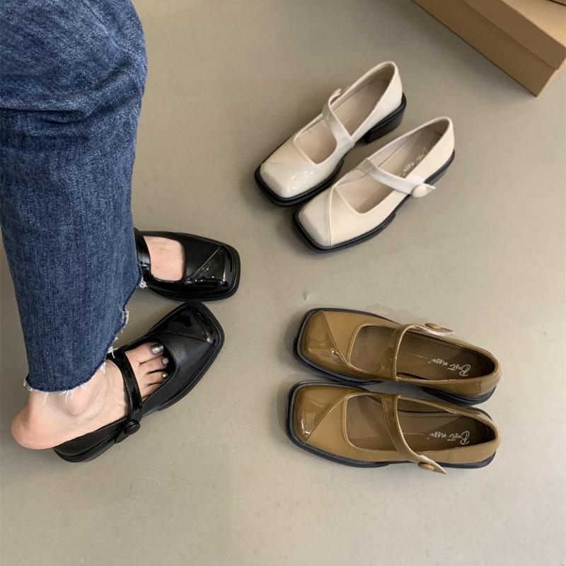2025 spring and autumn new French evening breeze square head shallow mouth single shoes gentle fairy thick heel Mary Jane small leather shoes