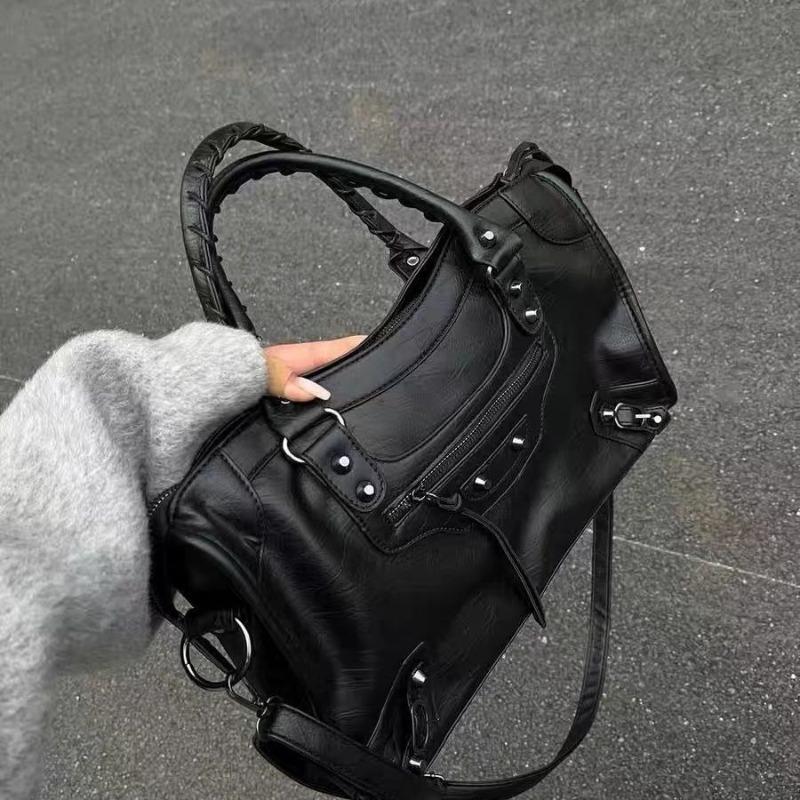 Sac bandoulière à une épaule sous le bras pour femmes, Sac fourre-tout à main grande capacité, Sac de moto riveté