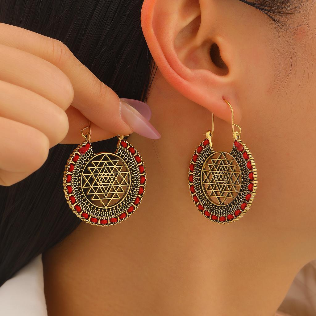 Vintage Bohemian Hollow Carved Earrings Ethnic Style Elegant Women Accessories