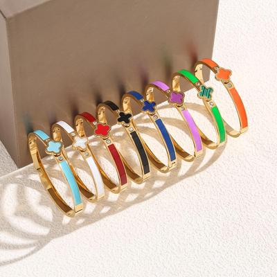 Braccialetto multicolore con quadrifoglio e conchiglie riempite d'olio, alla moda, lavabile e resistente allo sbiadimento.