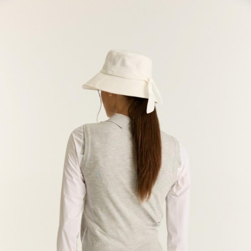 Munsingwear Women Signature Bucket Hat White Mq322lcp71