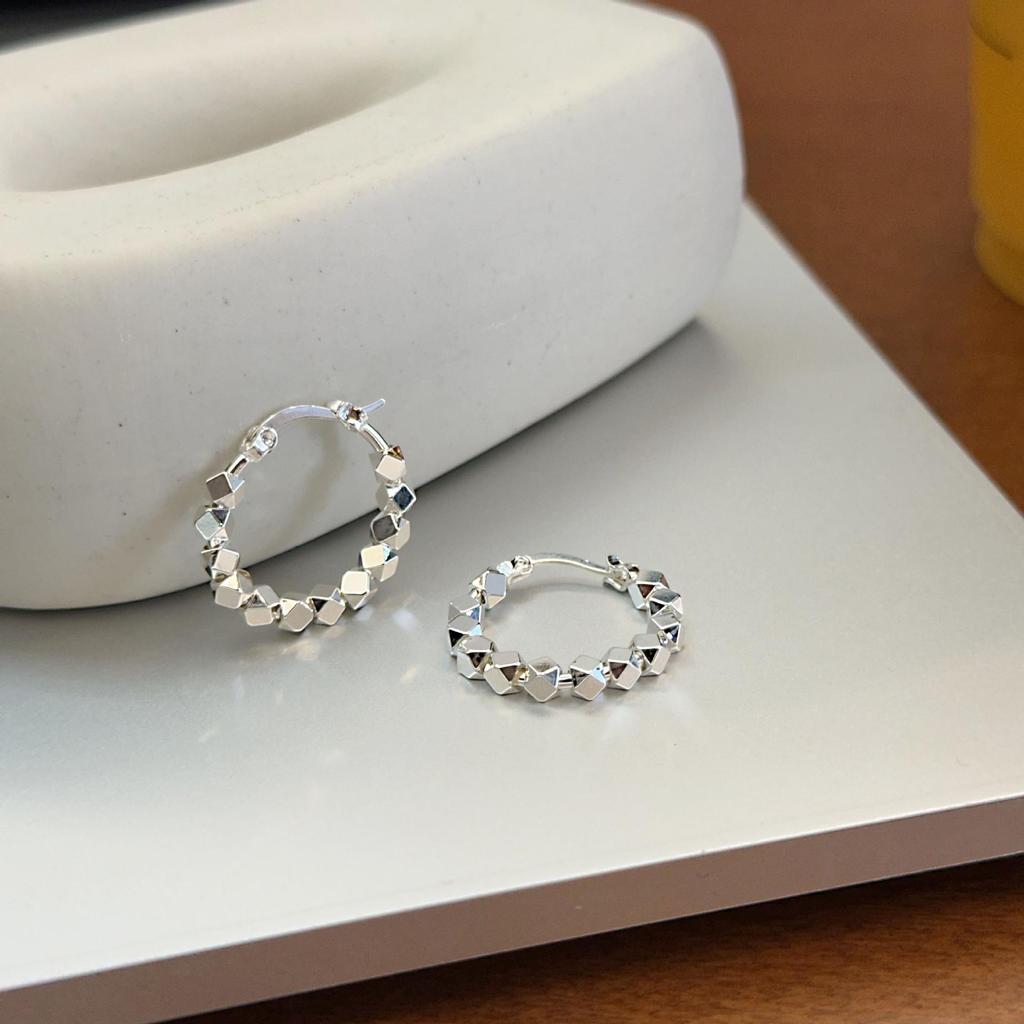 Cold Wind Broken Silver A Few Taels Earrings Women'S Niche Design Simple High-End Light Luxury Unique Earrings