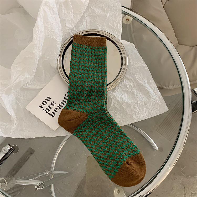 Double Needle Retro Japanese Houndstooth Women's Mid-Tube Socks – Breathable, Sweat-Absorbent, Trendy