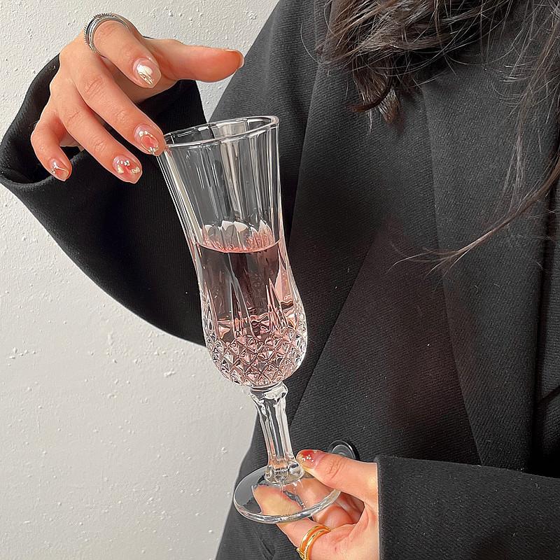 Elegant Crystal Wine and Cocktail Glass Set: High-Stemmed Red Wine, Champagne, and Cocktail Glasses.