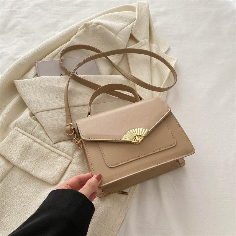 Korean version of women's commuting texture handbag 2025 spring new versatile ins messenger bag small square bag temperament women