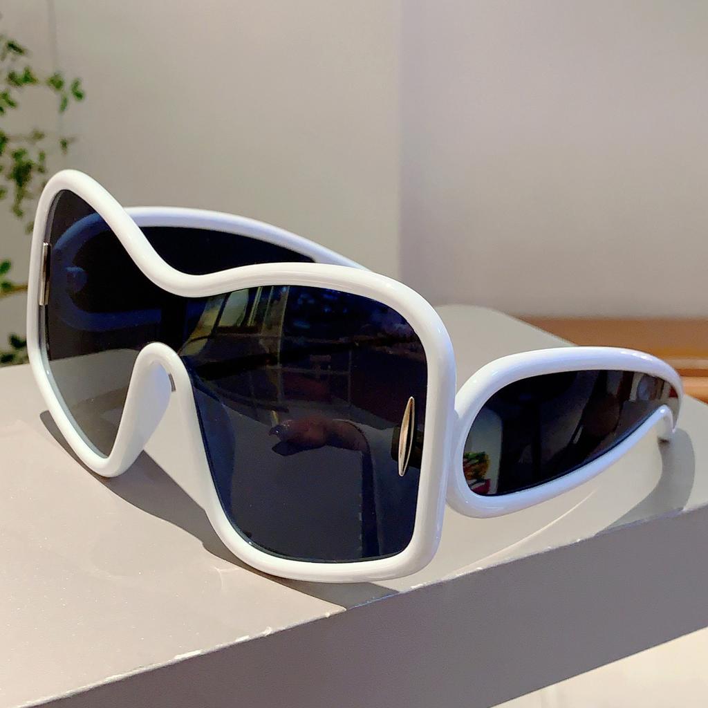 Trendy Square Designer Women's Shades Oversize Green Decoration Sunglasses Ins Brand Lady Sun Glasses for Driving Hiking