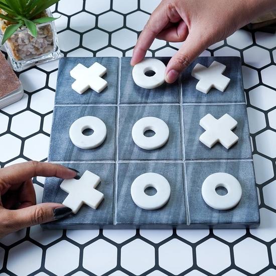 Crocon Marble Tic Tac Toe Game Set for Children Kids Senior Black Board Tic Tac with White Marble Zero & Cross Fingering Size 20x20x2 Cm