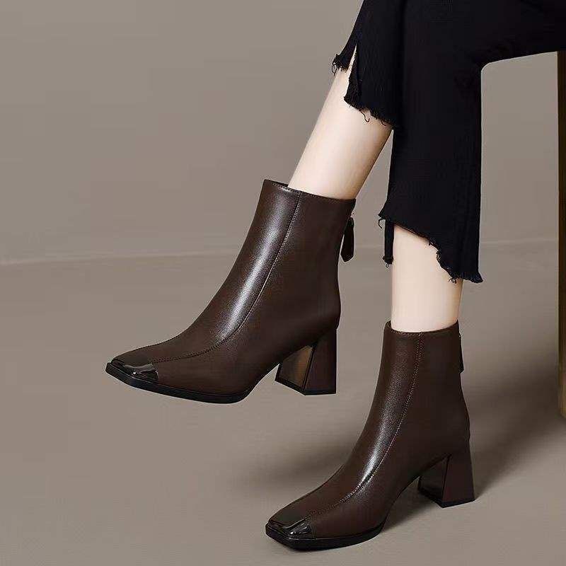 

2025 winter new versatile soft leather short boots women s thick heel square head anti-kick Ankola red new Chinese Martin boots 40 коричневый